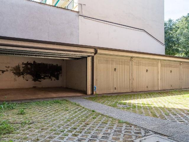 Box in vendita a Voghera, Lombardia
