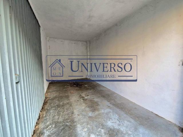 Box in vendita a Casa Tossa, Voghera