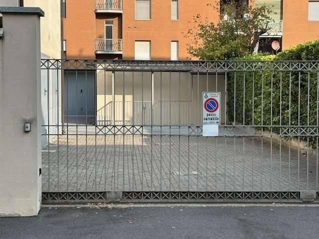 Box in vendita a Casa Tossa, Voghera