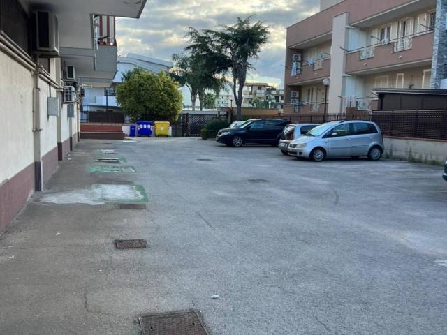 Box in vendita a Volla, Campania