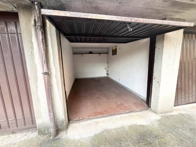 Box in vendita a Zanica, Lombardia