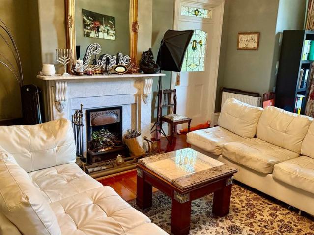 Room for rent in Box Hill, Melbourne