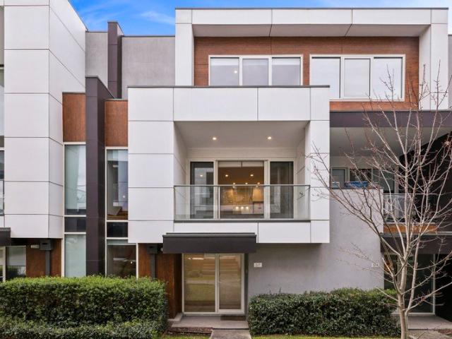Townhouse for sale in Camerons Creek, Victoria