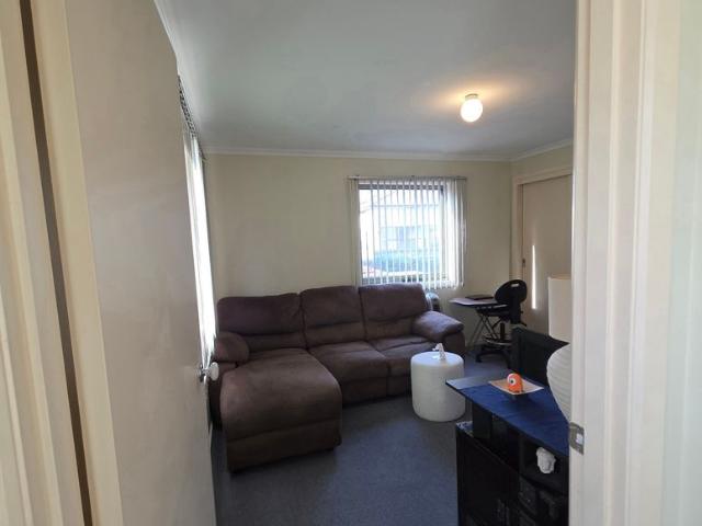 Room for rent in Kerrimuir, Melbourne