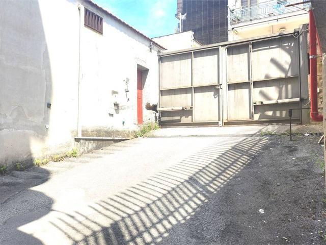 Box in affitto a Casoria, Campania