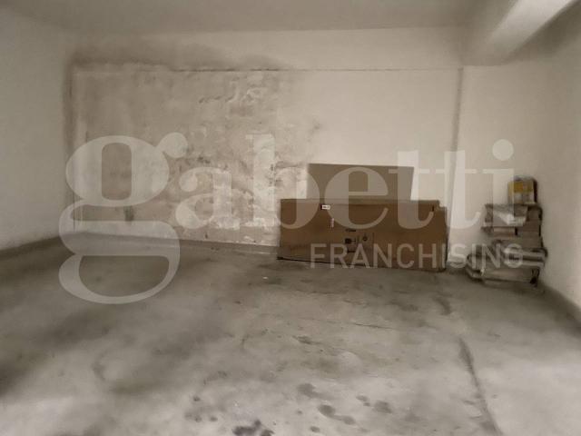 Box in affitto a Avellino, Campania