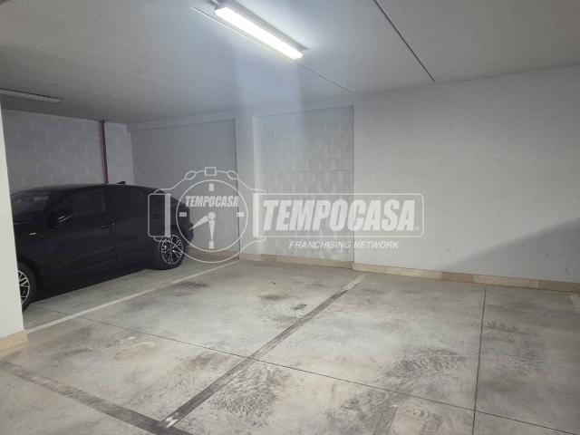 Box in affitto a Municipio 2, Puglia