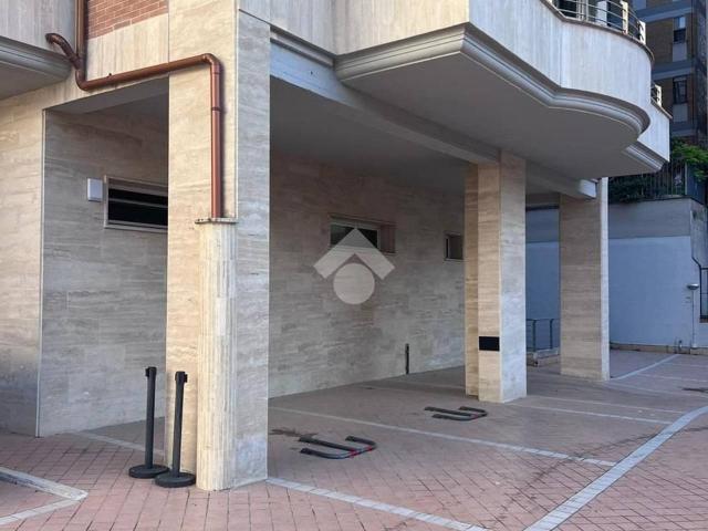 Box in affitto a Nicolosi, Latina