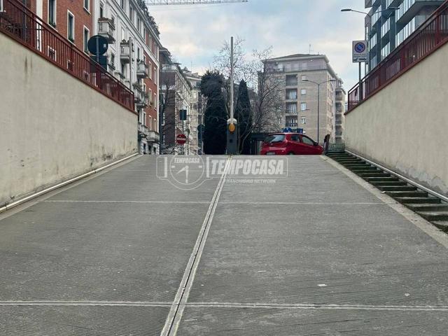 Box in affitto a Municipio 9, Milano