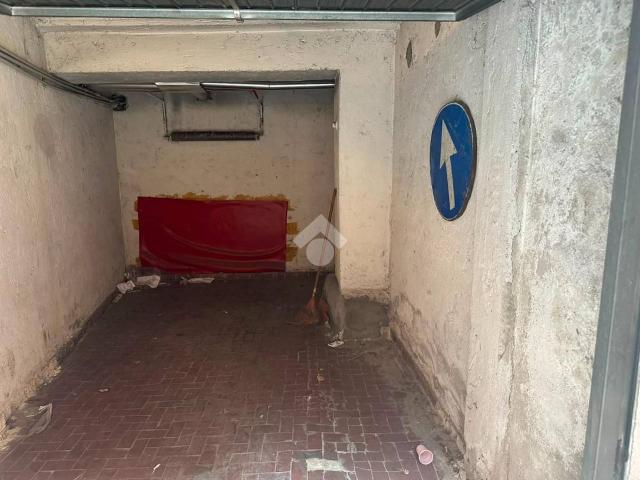 Box in affitto a Municipio 1, Milano
