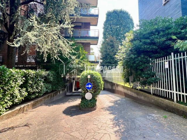 Box in affitto a Municipio 3, Milano