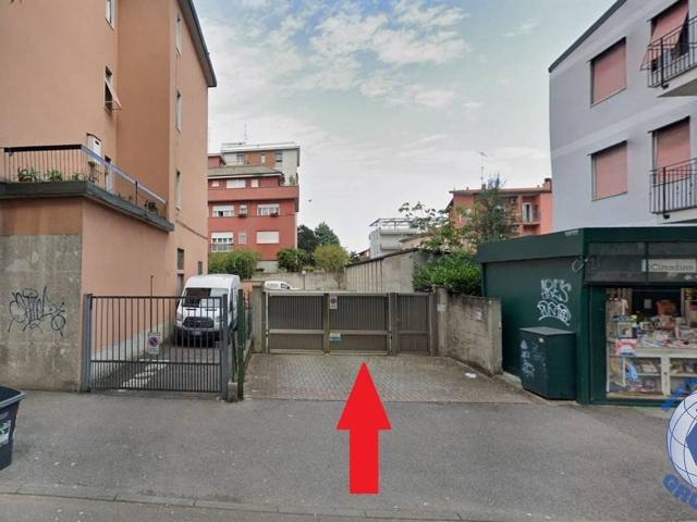Box in affitto a San Giuseppe, Monza
