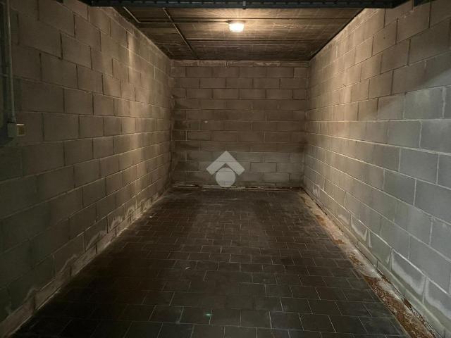 Box in affitto a Porta Mortara, Piemonte
