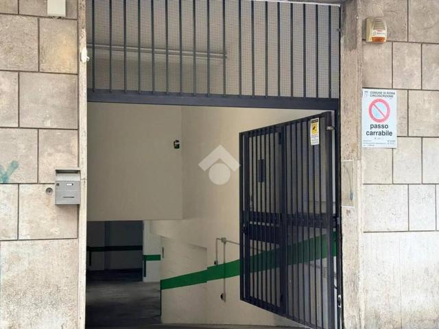 Box in affitto a Municipio Roma I, Roma