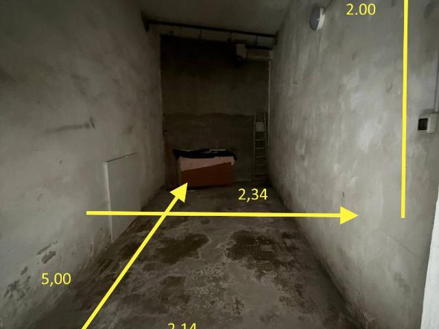 Box in affitto a Piemonte, Vercelli