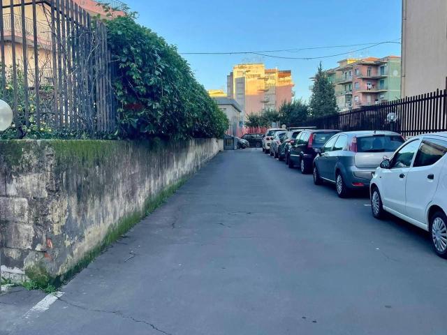 Box in vendita a Sciarelle, Acireale