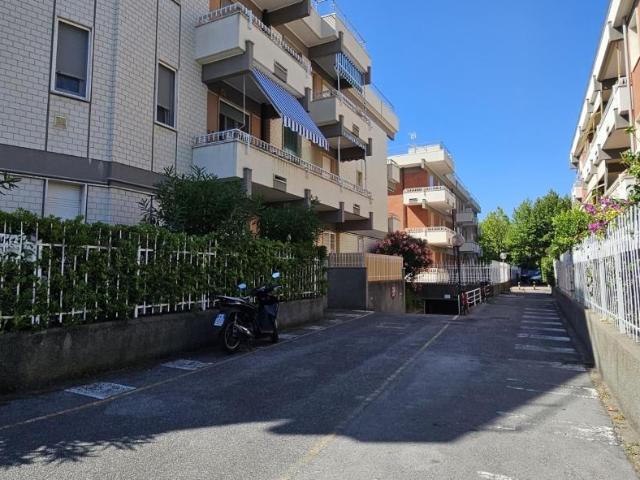 Box in vendita a Albenga, Liguria