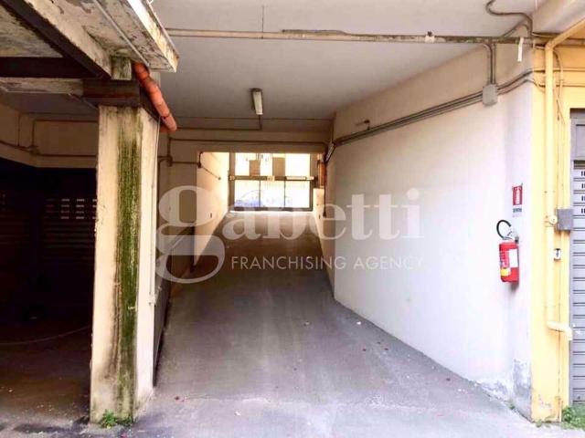 Box in vendita a Arzano, Campania
