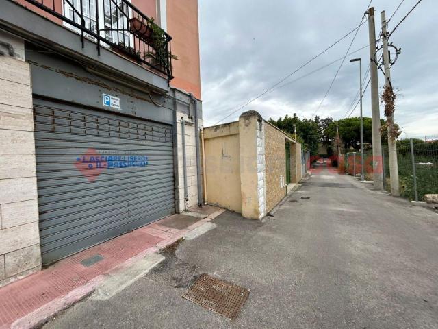 Box in vendita a San Girolamo, Puglia