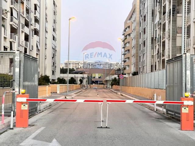 Box in vendita a Puglia, Bari