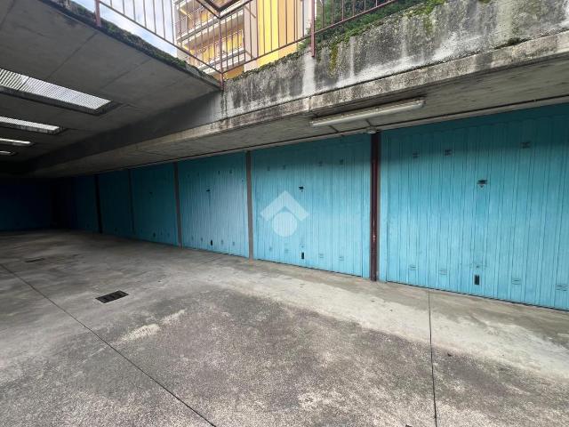 Box in vendita a Bergamo, Lombardia