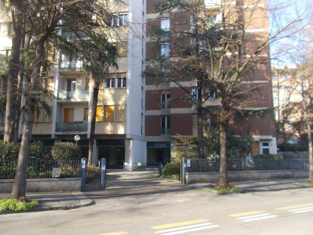 Box in vendita a San Donato-San Vitale, Bologna