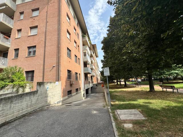 Box in vendita a Casteldebole, Bologna