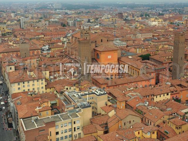 Box in vendita a Santo Stefano, Bologna