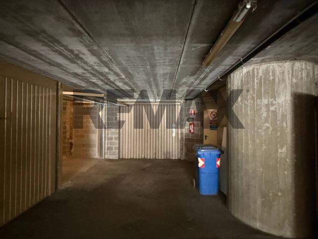 Box in vendita a Brugherio, Lombardia