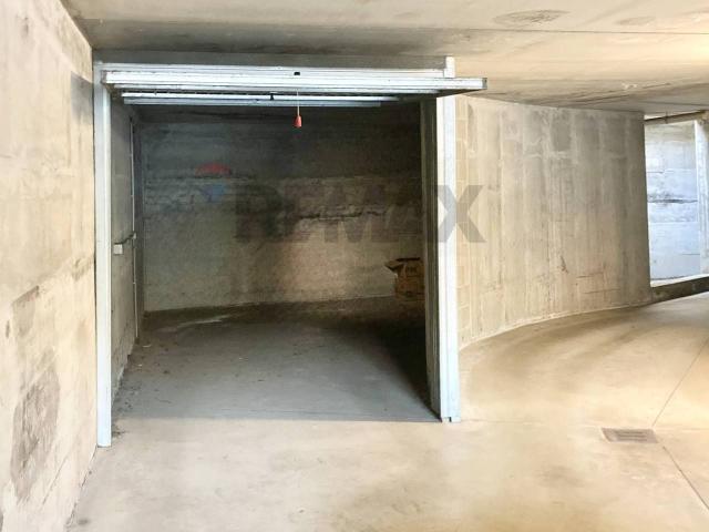 Box in vendita a Busto Arsizio, Lombardia