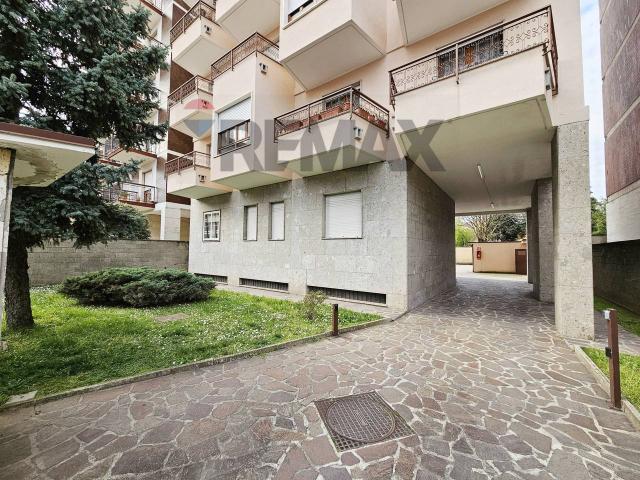 Box in vendita a Sant'Edoardo, Busto Arsizio
