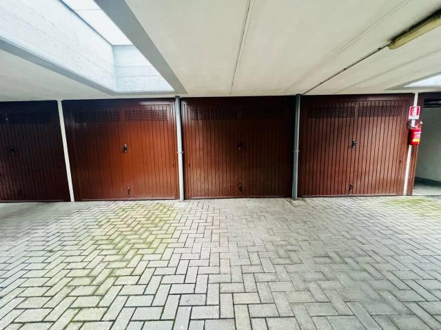 Box in vendita a Cabiate, Lombardia