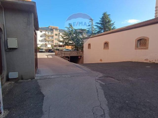 Box in vendita a Caltagirone, Sicilia
