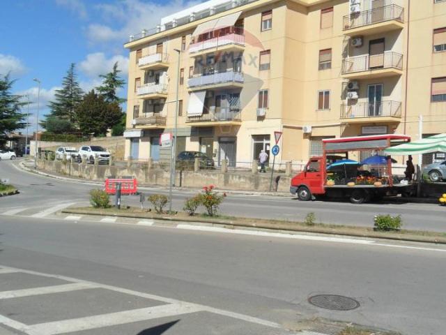 Box in vendita a Caltanissetta, Sicilia