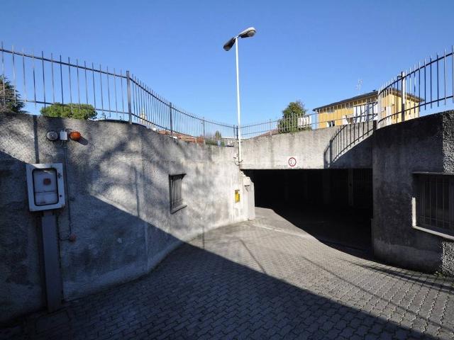 Box in vendita a Calusco D'adda, Lombardia
