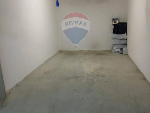 Box in vendita a Campobasso, Molise