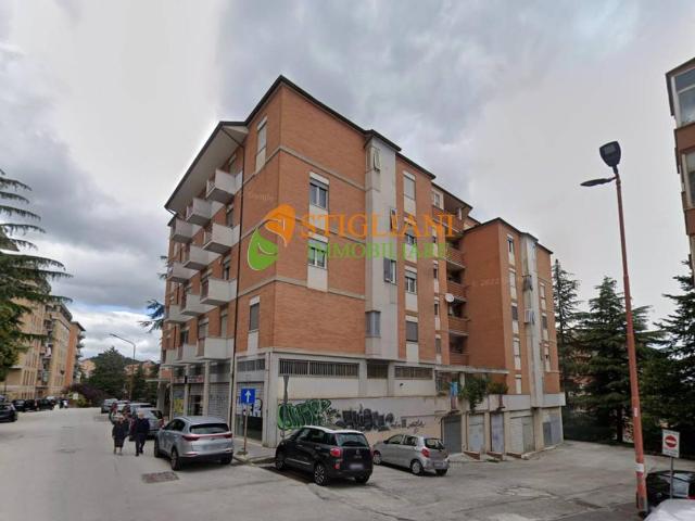 Box in vendita a Campobasso, Molise