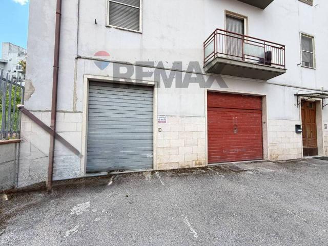 Box in vendita a Campobasso, Molise