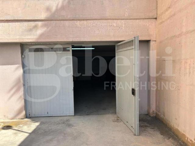 Box in vendita a Puglia, Barletta-andria-trani