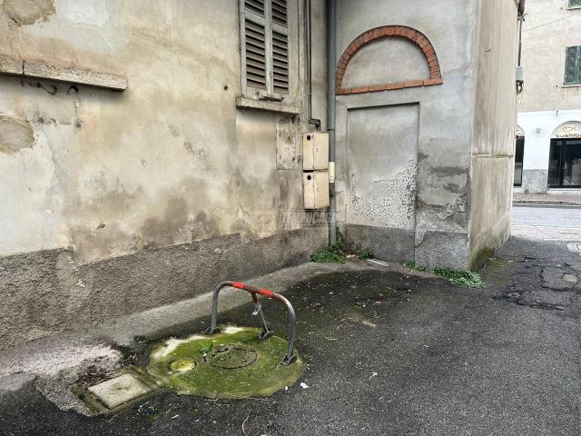 Box in vendita a Villaggio Trieste, Cantù