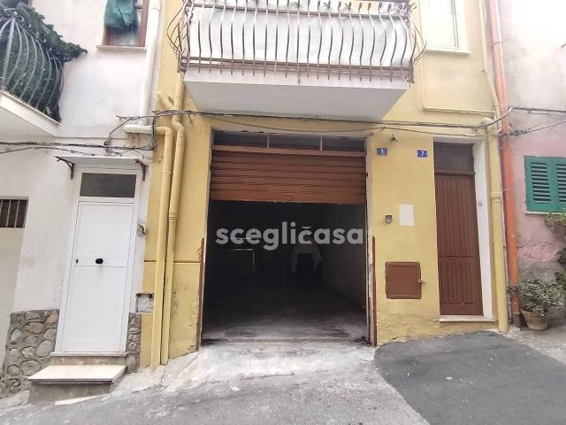 Box in vendita a Carini, Palermo
