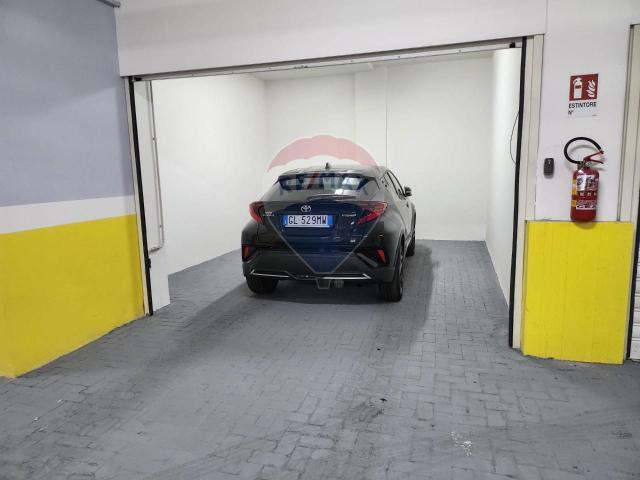 Box in vendita a Borgo-Sanzio, Catania
