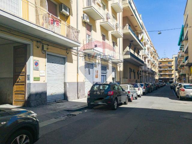 Box in vendita a Borgo-Sanzio, Catania