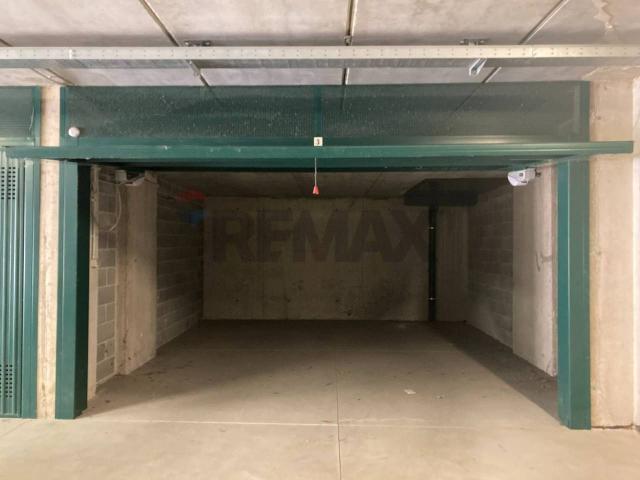 Box in vendita a Cernusco Sul Naviglio, Lombardia