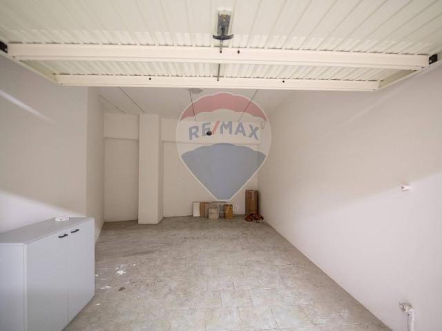 Box in vendita a Marche, Ancona