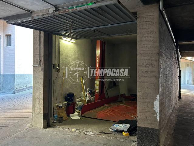 Box in vendita a Leumann, Piemonte