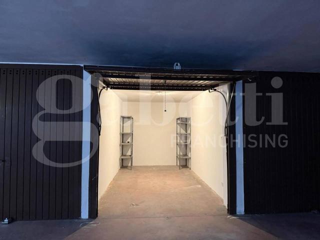 Box in vendita a Leumann, Piemonte