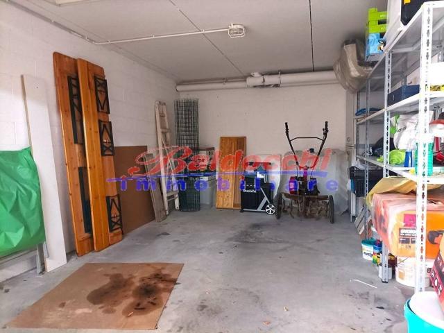 Box in vendita a Fenile, Marche