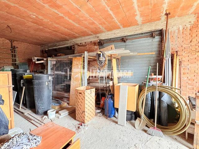 Box in vendita a Unione dei comuni del Distretto Ceramico, Fiorano Modenese