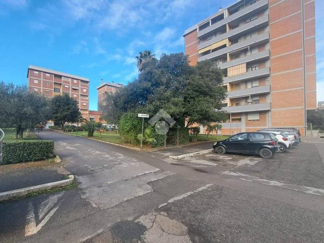 Box in vendita a Follonica, Toscana